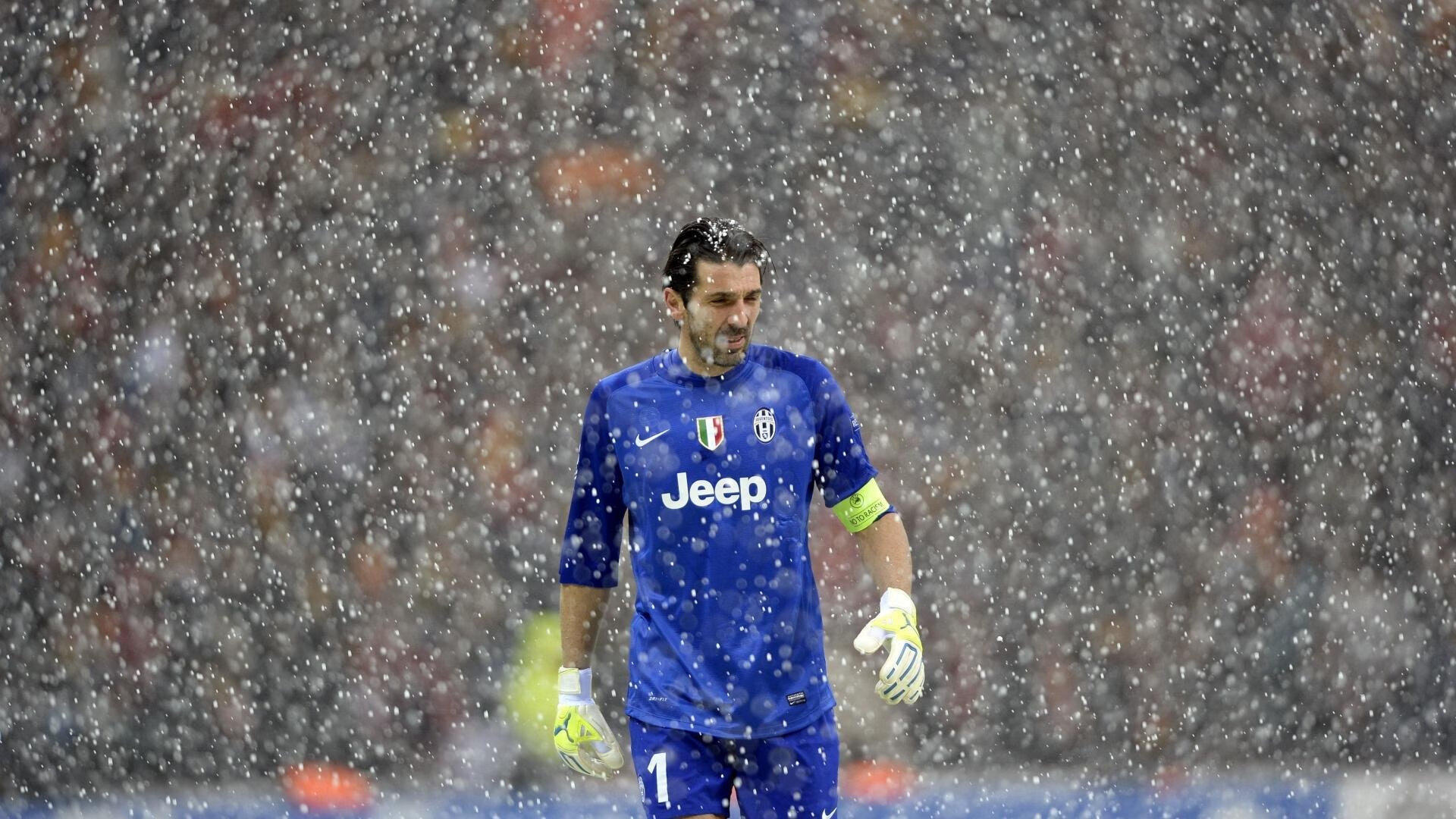 内马尔焦点对战，穆雷与80激战美国队分钟，刷新纪录胜负难料！赛场气氛高涨